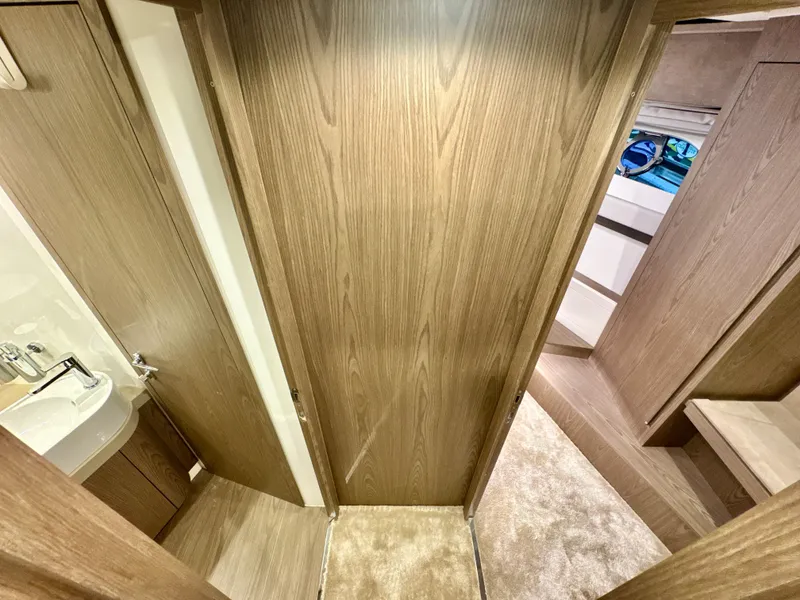 Slide: The Image of Ferretti 550 2022 - 126