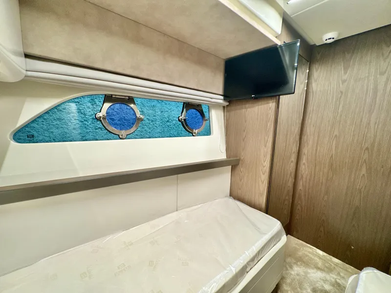 Slide: The Image of Ferretti 550 2022 - 138