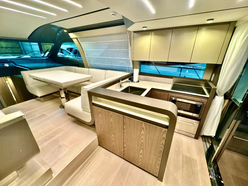 Slide: The Image of Ferretti 550 2022 - 91