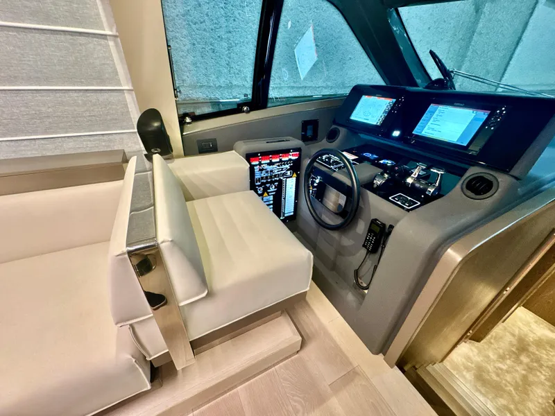 Slide: The Image of Ferretti Yachts 550 2022 - 102