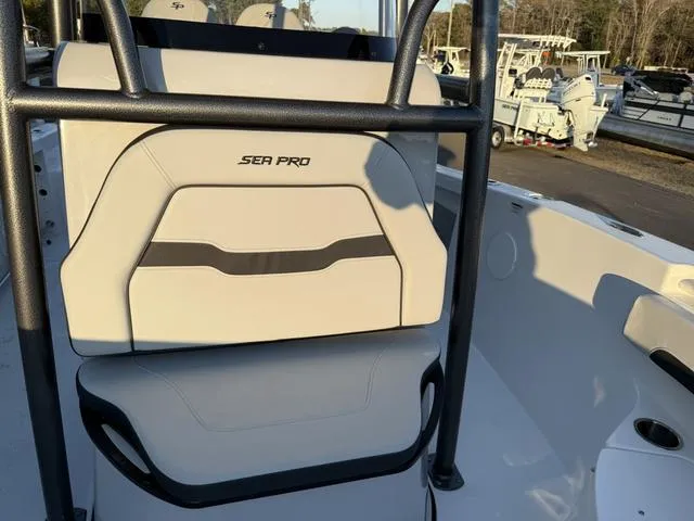 Slide: The Image of Sea Pro 222 Center Console 2025 - 28