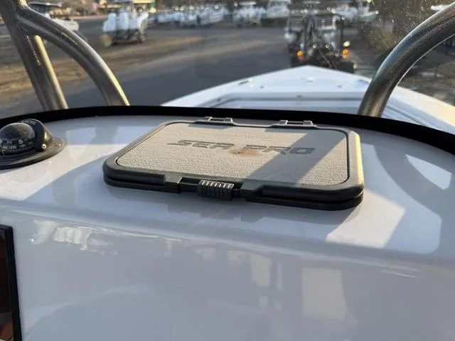 Slide: The Image of Sea Pro 222 Center Console 2025 - 32
