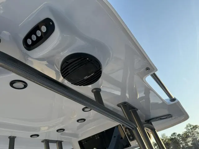Slide: The Image of Sea Pro 222 Center Console 2025 - 33