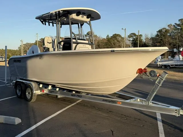 Slide: The Image of Sea Pro 222 Center Console 2025 - 4