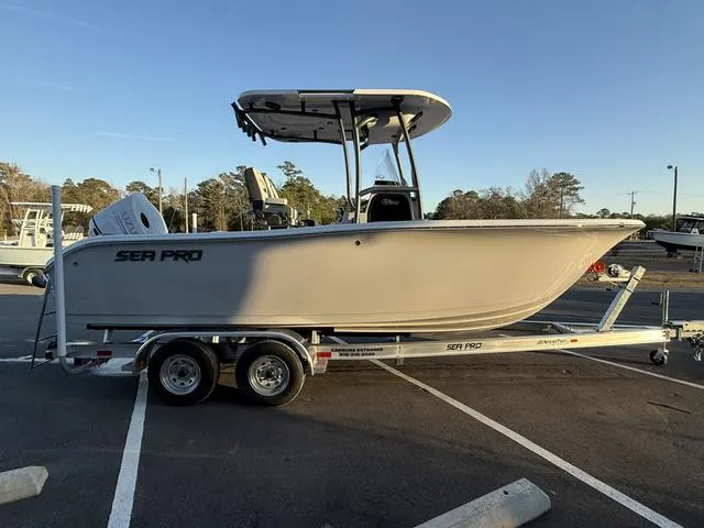 Slide: The Image of Sea Pro 222 Center Console 2025 - 5
