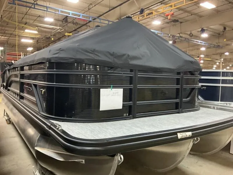 Slide: The Image of Bennington S Series 22 SSB SPS Toon Package 2025 - 7