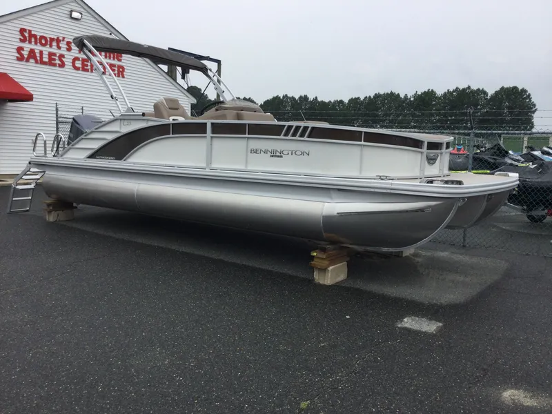 The Image of Bennington 23LTSBSE BOW 2025 - 1