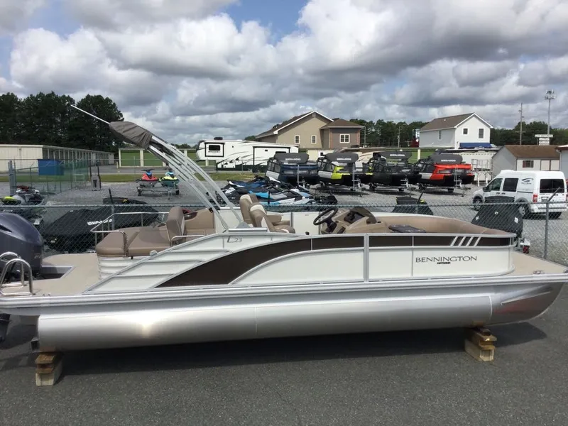 Slide: The Image of Bennington 23LTSBSE BOW 2025 - 11