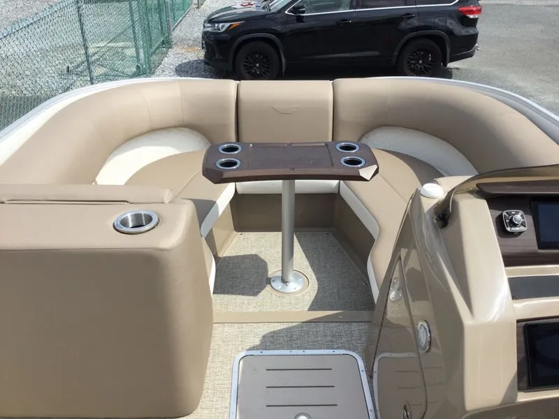 Slide: The Image of Bennington 23LTSBSE BOW 2025 - 3