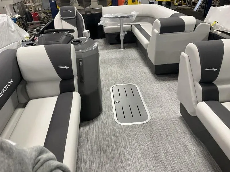 Slide: The Image of Bennington S Series 21 SL SPS Toon Package 2025 - 12