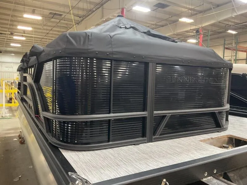 Slide: The Image of Bennington S Series 21 SL SPS Toon Package 2025 - 14