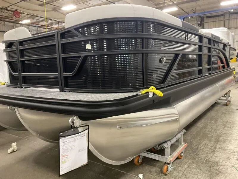 Slide: The Image of Bennington S Series 21 SL SPS Toon Package 2025 - 15