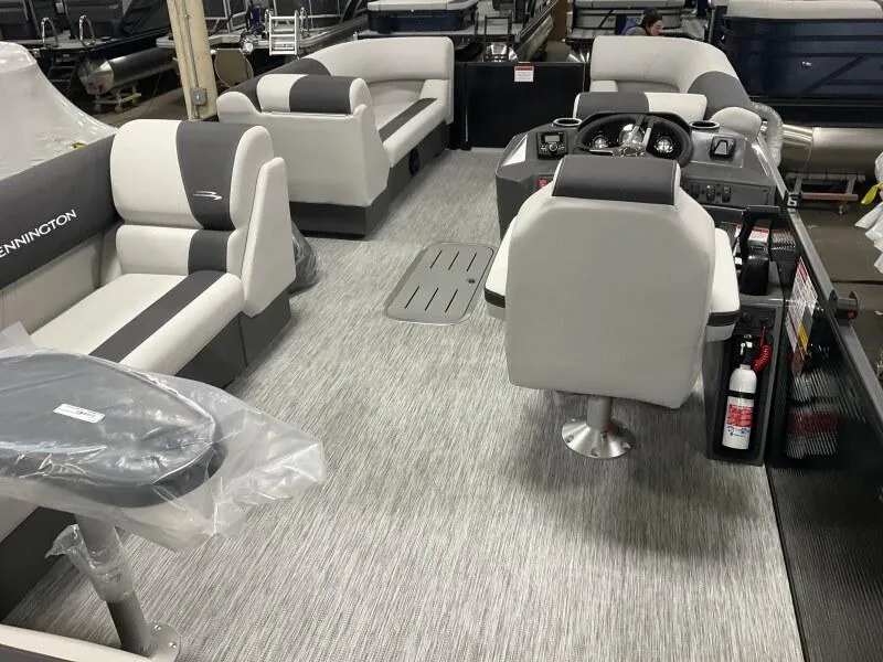 Slide: The Image of Bennington S Series 21 SL SPS Toon Package 2025 - 3