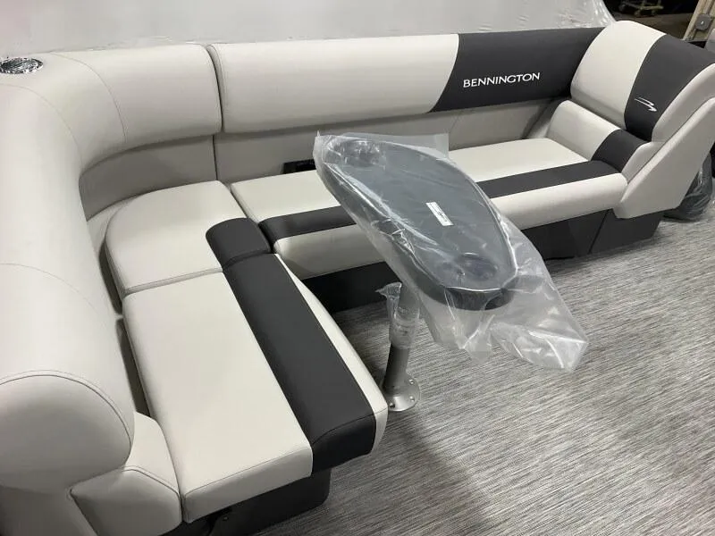 Slide: The Image of Bennington S Series 21 SL SPS Toon Package 2025 - 4