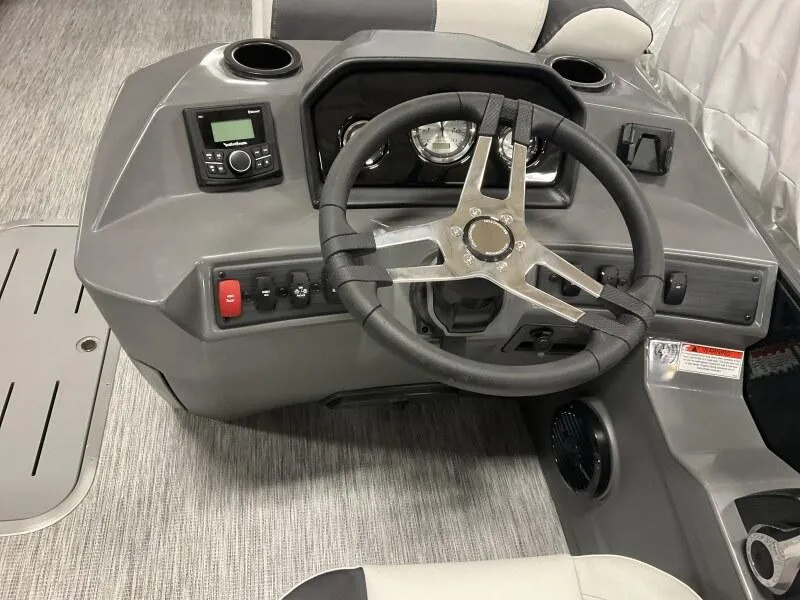 Slide: The Image of Bennington S Series 21 SL SPS Toon Package 2025 - 5