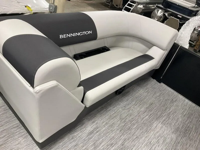 Slide: The Image of Bennington S Series 21 SL SPS Toon Package 2025 - 6