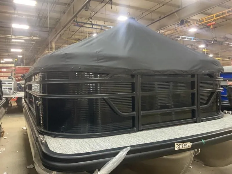 Slide: The Image of Bennington S Series 21 SL SPS Toon Package 2025 - 8