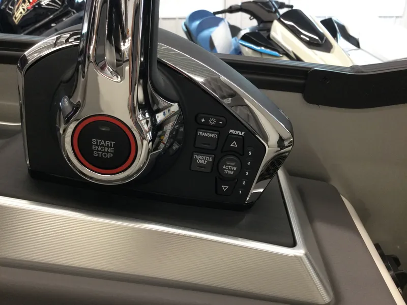 Slide: The Image of Bennington R Series 23 RSBA ESP Tri Toon Package 2025 - 7