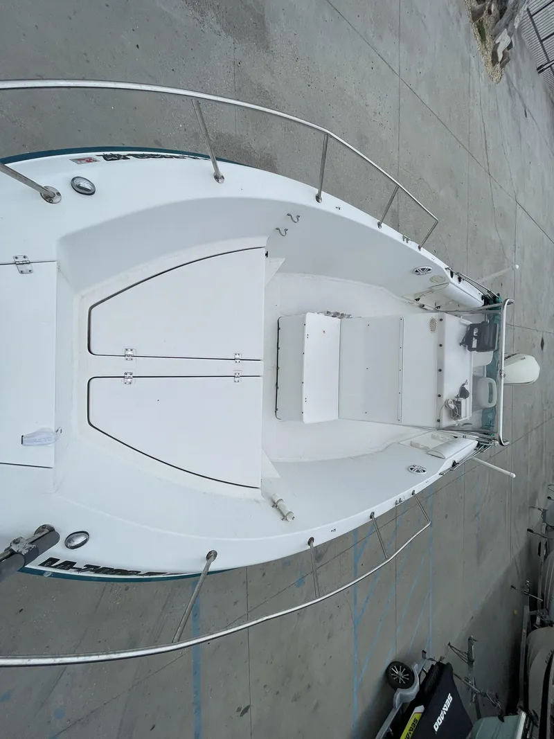 Slide: The Image of Sunbird 230 CC 1998 - 4