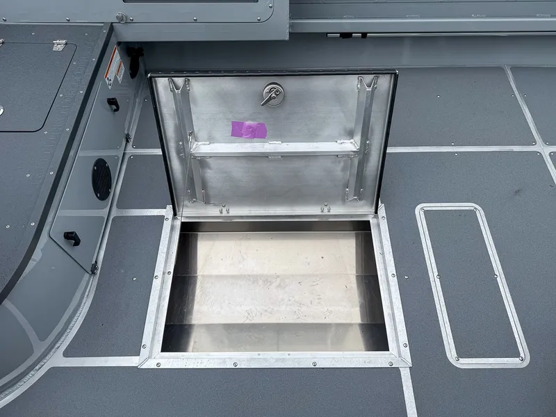 Slide: The Image of Hewescraft 200 Pioneer 2026 - 18