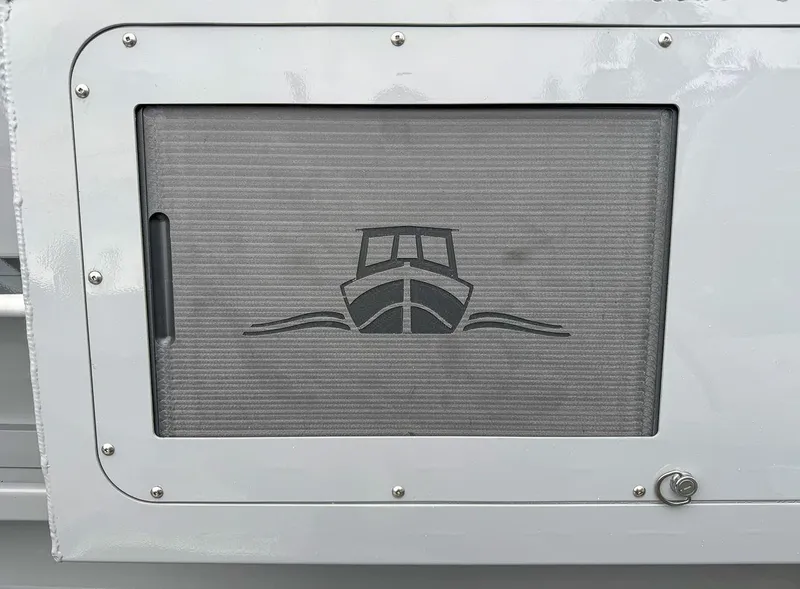 Slide: The Image of Hewescraft 200 Pioneer 2026 - 22