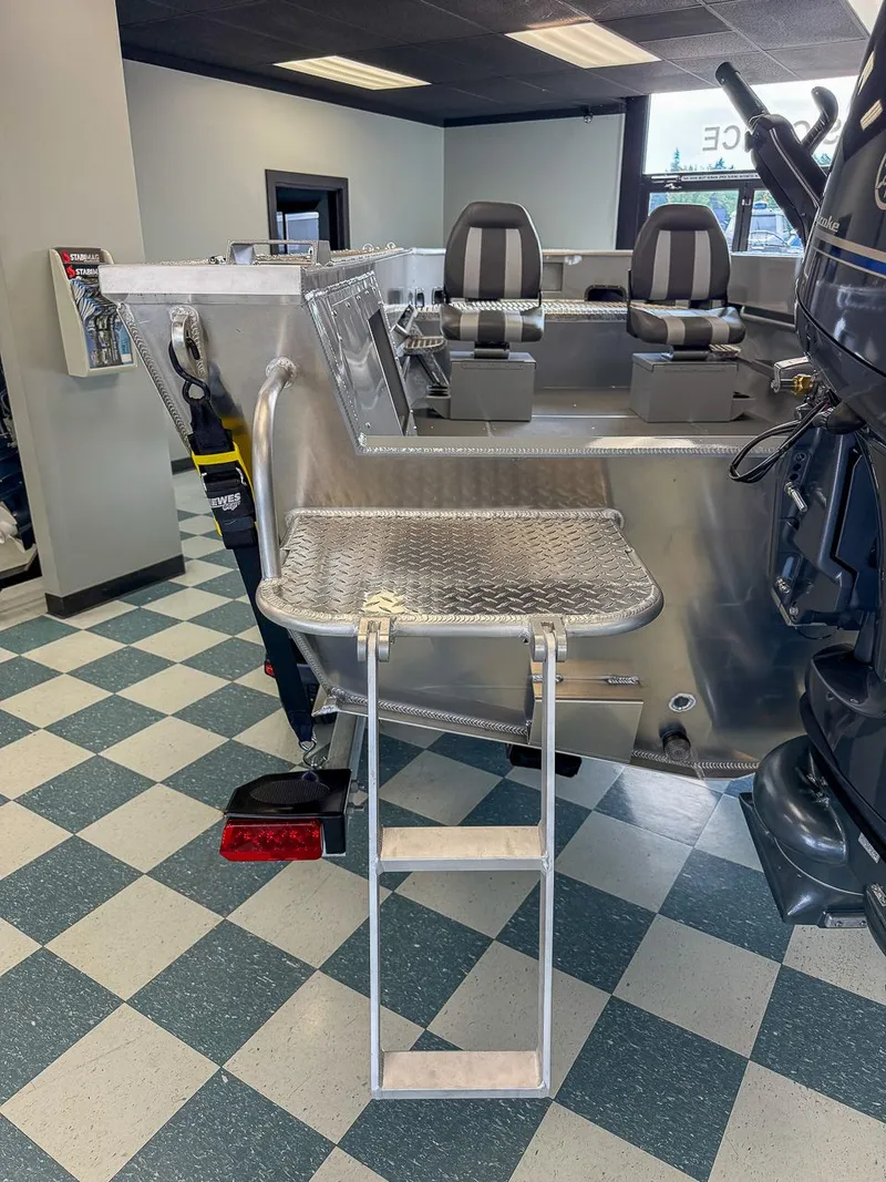 Slide: The Image of Hewescraft 200 Pioneer 2026 - 24