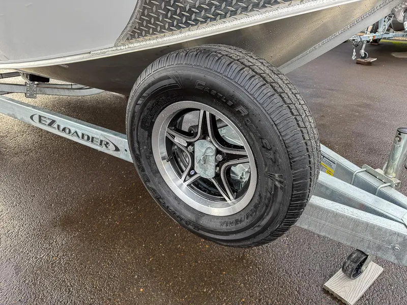 Slide: The Image of Hewescraft 200 Pioneer 2026 - 26