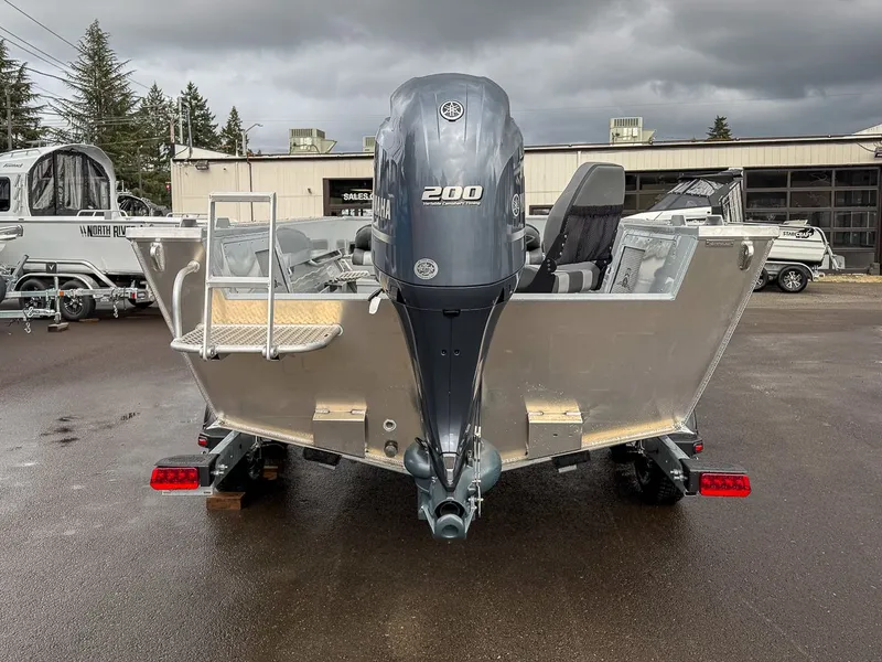 Slide: The Image of Hewescraft 200 Pioneer 2026 - 4