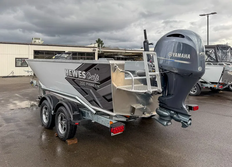 Slide: The Image of Hewescraft 200 Pioneer 2026 - 5