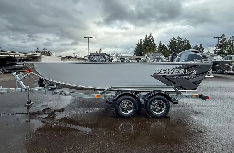 Slide: The Image of Hewescraft 200 Pioneer 2026 - 6