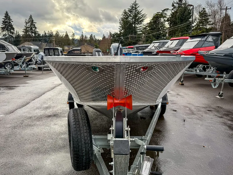 Slide: The Image of Hewescraft 200 Pioneer 2026 - 8