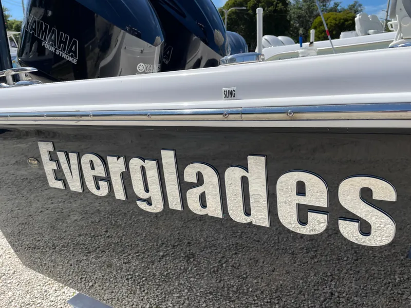 Slide: The Image of Everglades 273 Center Console 2020 boat with Yamaha engines, side view. - 20