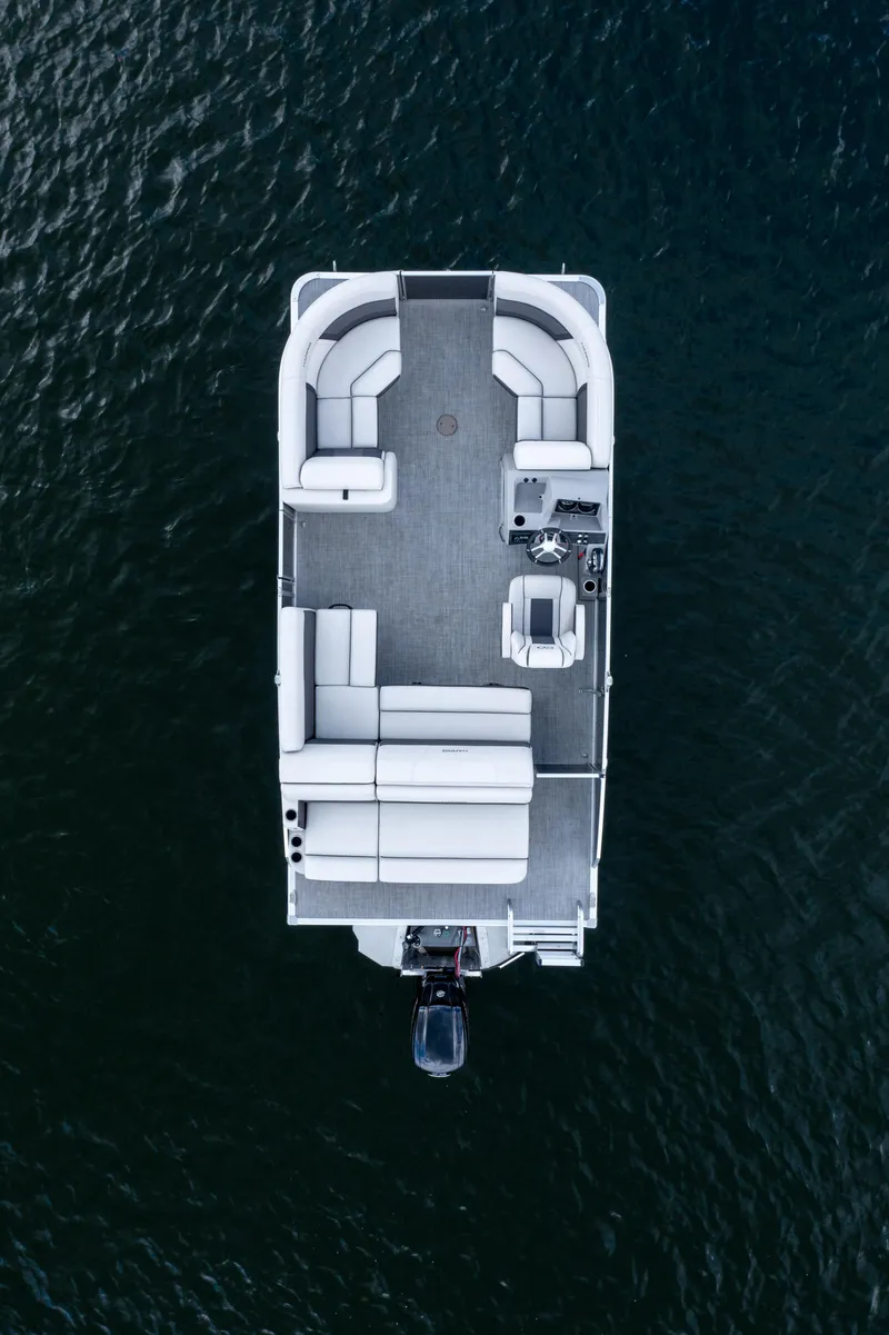 Slide: The Image of Harris Cruiser 190 2025 - 12