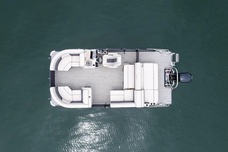 Slide: The Image of Harris Cruiser 190 2025 - 3