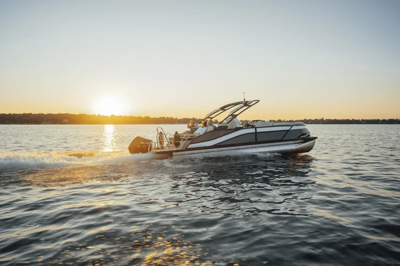 Slide: The Image of Harris 230 Grand Mariner 2025 - 0