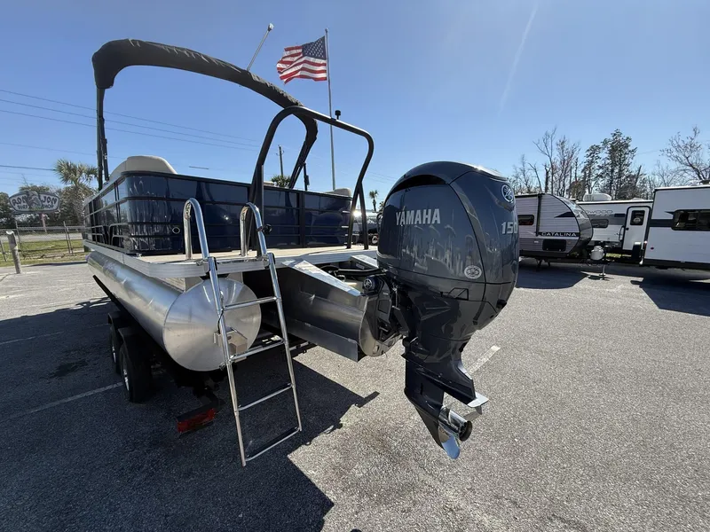 Slide: The Image of 2025 Veranda Vista View Series pontoon boat with Yamaha 150 outboard motor. - 4