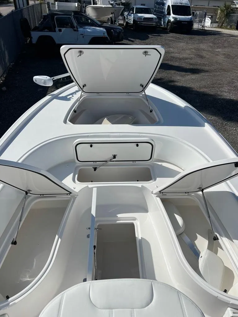 Slide: The Image of Contender 26 Bay 2024 - 5