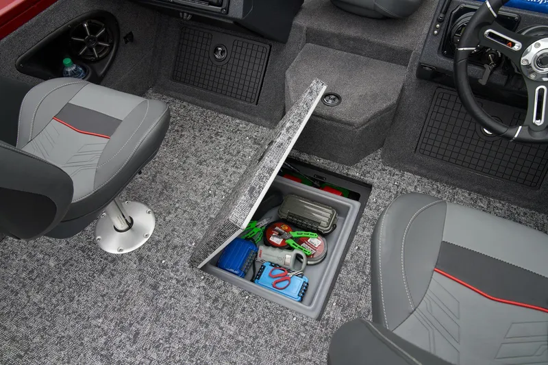 Slide: The Image of Tracker Targa V-19 Combo 2025 - 31
