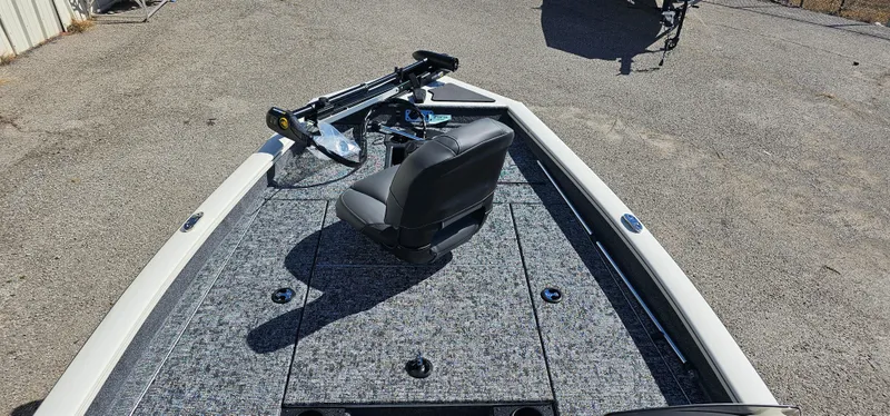 Slide: The Image of 2025 Tracker Pro Team 175 boat with fishing seat and trolling motor. - 4