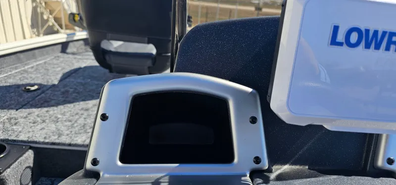 Slide: The Image of Tracker Pro Team 175 2025 - 62