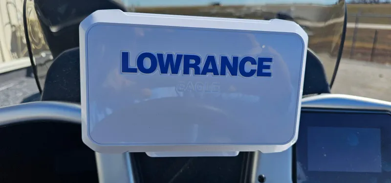 Slide: The Image of Tracker Pro Team 175 2025 - 63