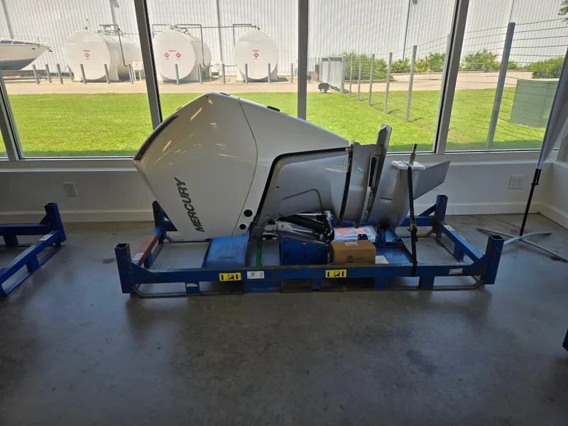 Slide: The Image of Mercury 300 XL 2024 - 10