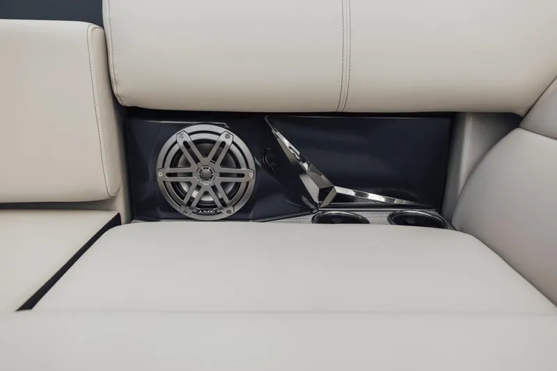 Slide: The Image of Harris 230 Grand Mariner 2025 - 29