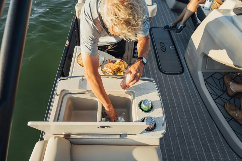 Slide: The Image of Harris 230 Grand Mariner 2025 - 35