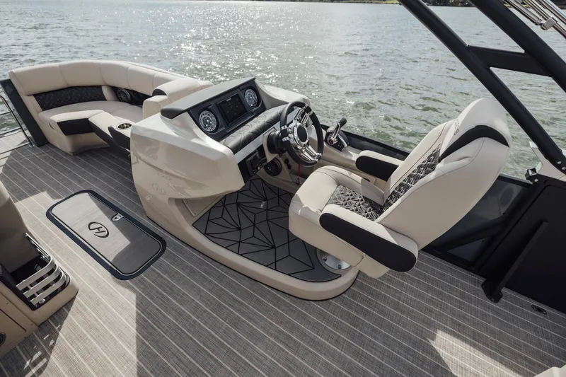 Slide: The Image of Harris 230 Grand Mariner 2025 - 37