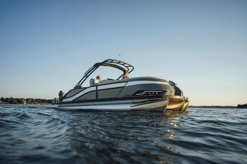 Slide: The Image of Harris 230 Grand Mariner 2025 - 4