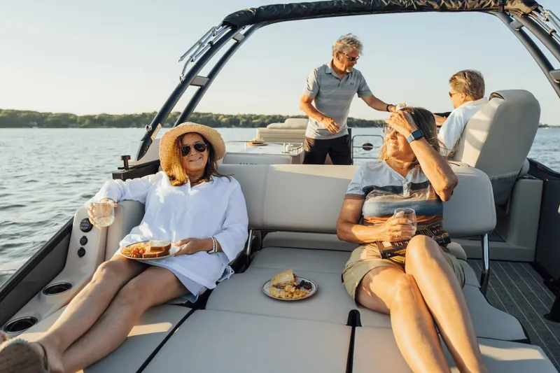 Slide: The Image of Harris 230 Grand Mariner 2025 - 41