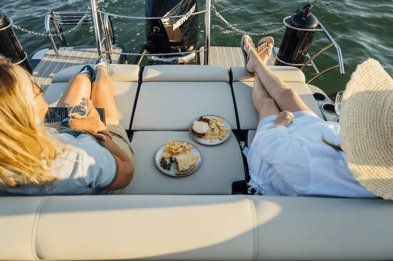 Slide: The Image of Harris 230 Grand Mariner 2025 - 42