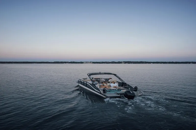 Slide: The Image of Harris 230 Grand Mariner 2025 - 52