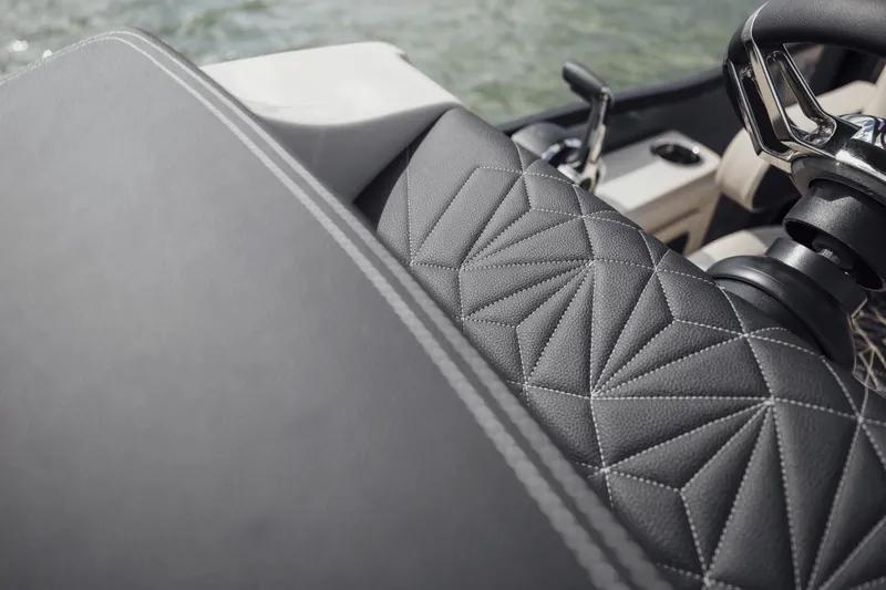 Slide: The Image of Harris 230 Grand Mariner 2025 - 62